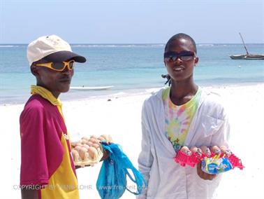 KENYA_2007,_Diani_Beach,_Southern Palms DSC06268H488